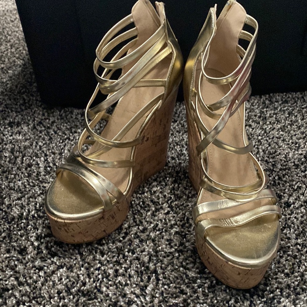 gold wedges